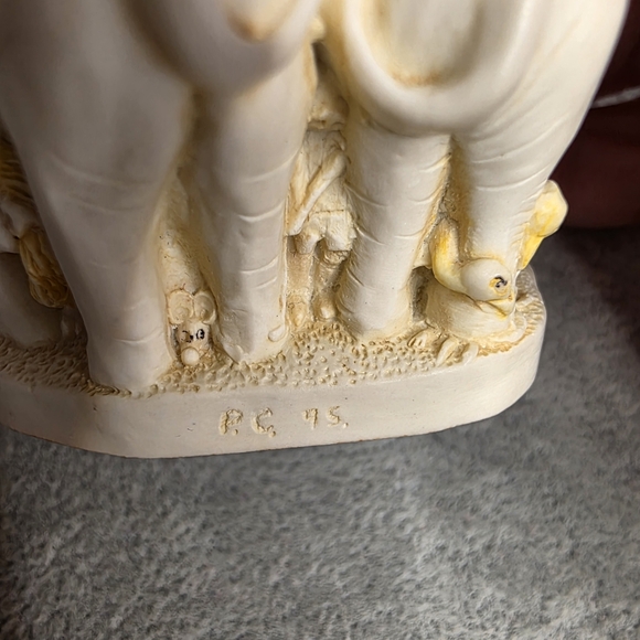 Harmony Kingdom "Ed's Safari" Figurine Made In England Animal Trinket Box - Picture 8 of 11